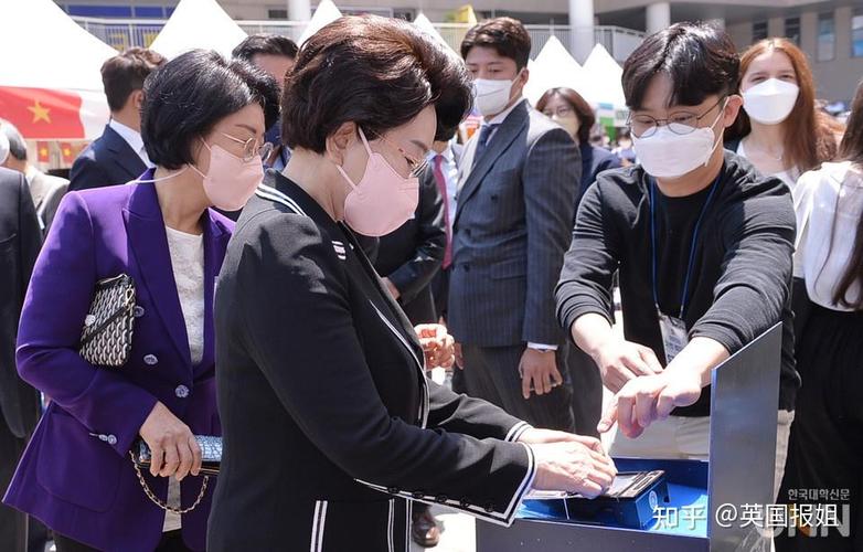 韩国93岁冻龄女校长,韩国校长笑容